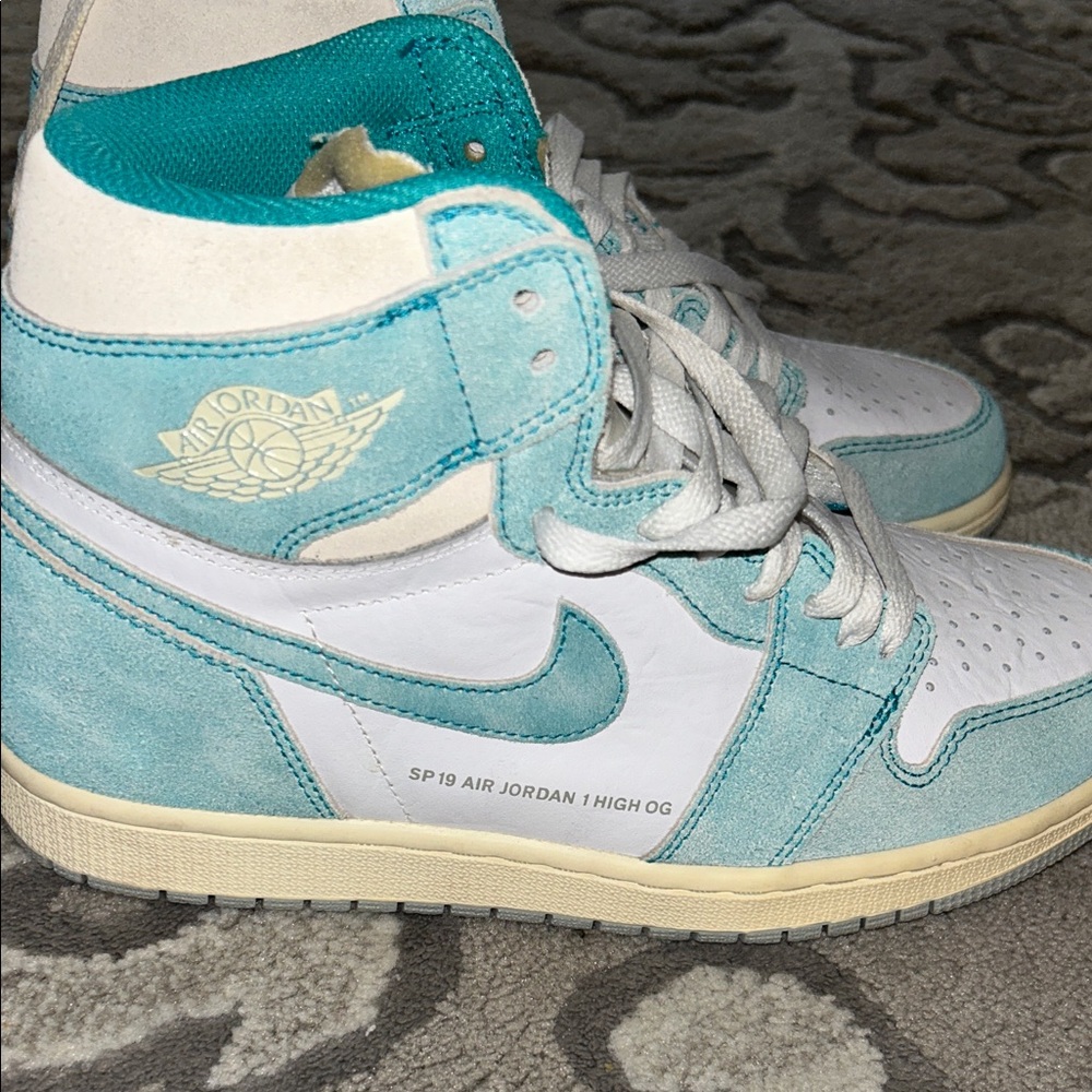 Nike Air Jordan 1 High OG - Light Blue and White